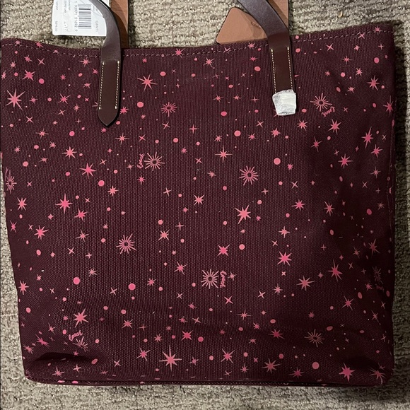 Coach Star Wars Stylish Burgundy Tote Bag with Warrior Design - Picture 4 of 5